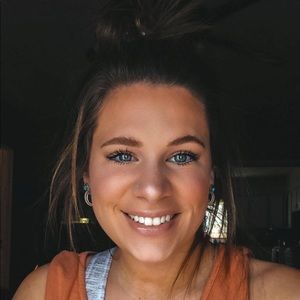 Meet your Posher, Addy